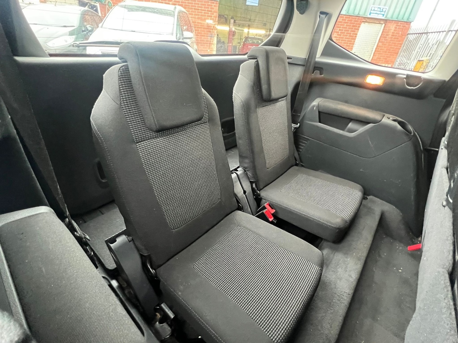 Used Peugeot 5008 2010 for sale - 76256982: Photo 9