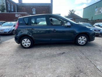 Used Renault Scenic 2011 for sale - 75491402: Photo