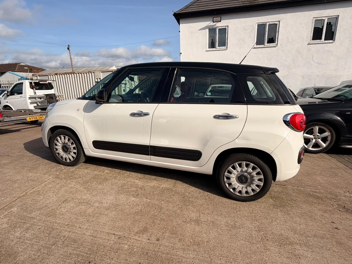 Used Fiat 500L 2014 for sale - 77669494: Photo 4