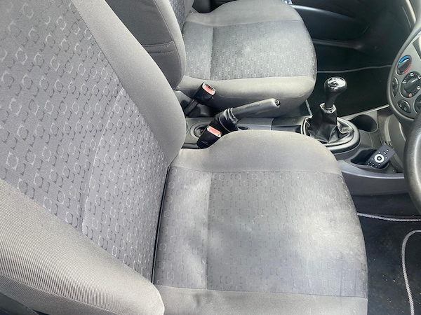 Used Ford Focus 2002 for sale - 75216316: Photo 8