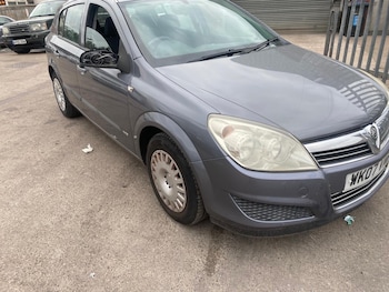 Vauxhall - Astra