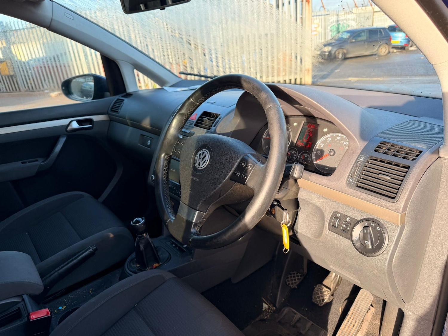 Used Volkswagen Touran 2010 for sale - 76932353: Photo 9