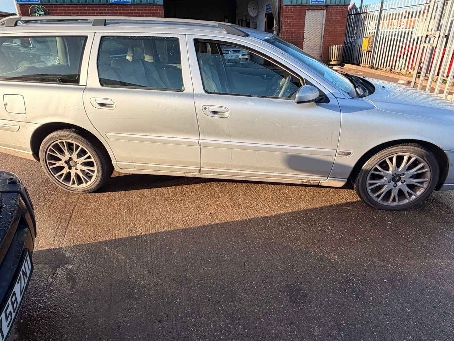 Used Volvo V70 2005 for sale - 77002297: Photo 4