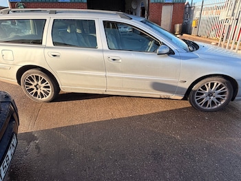 Used Volvo V70 2005 for sale - 77002297: Photo