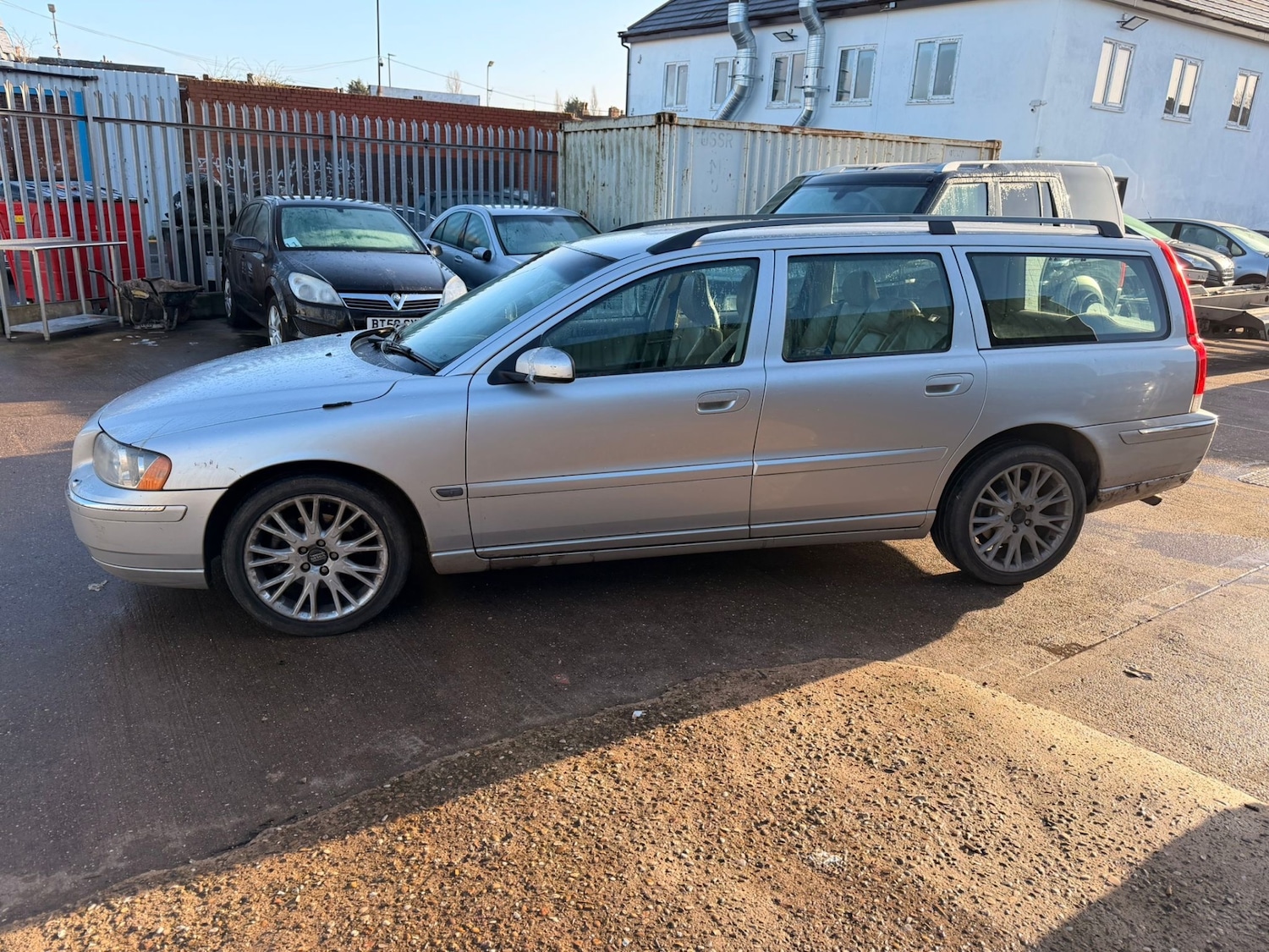 Used Volvo V70 2005 for sale - 77002297: Photo 8