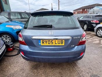 Used Honda Civic 2005 for sale - 75738887: Photo