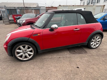Used MINI Convertible 2004 for sale - 76275056: Photo 4