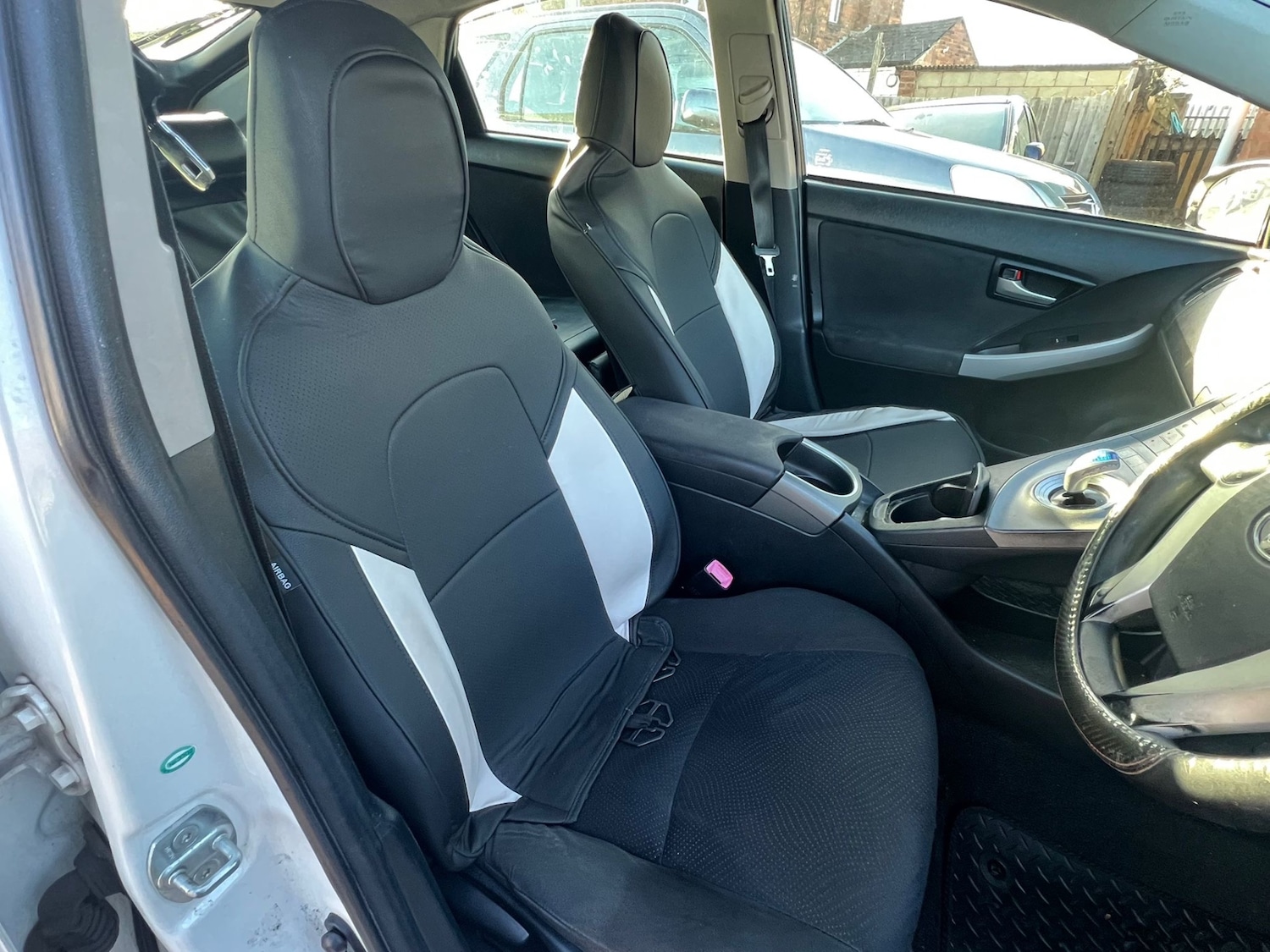 Used Toyota Prius 2016 for sale - 76600010: Photo 10