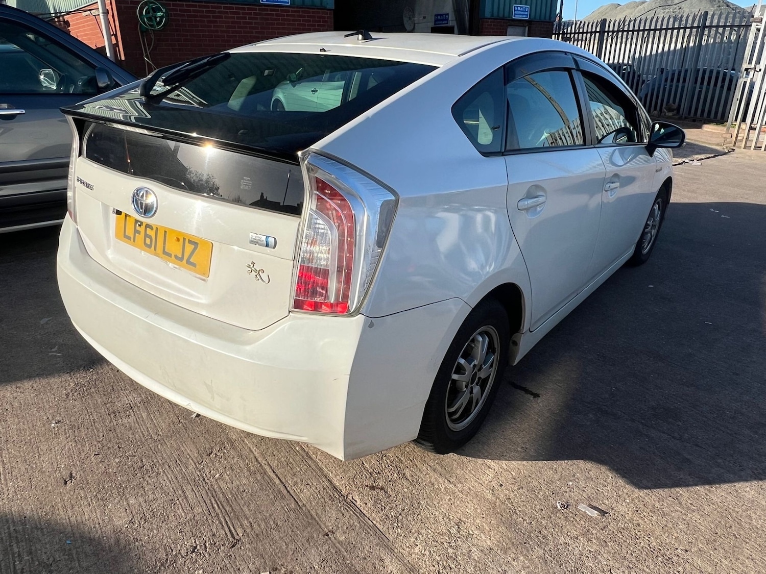 Used Toyota Prius 2016 for sale - 76600010: Photo 7