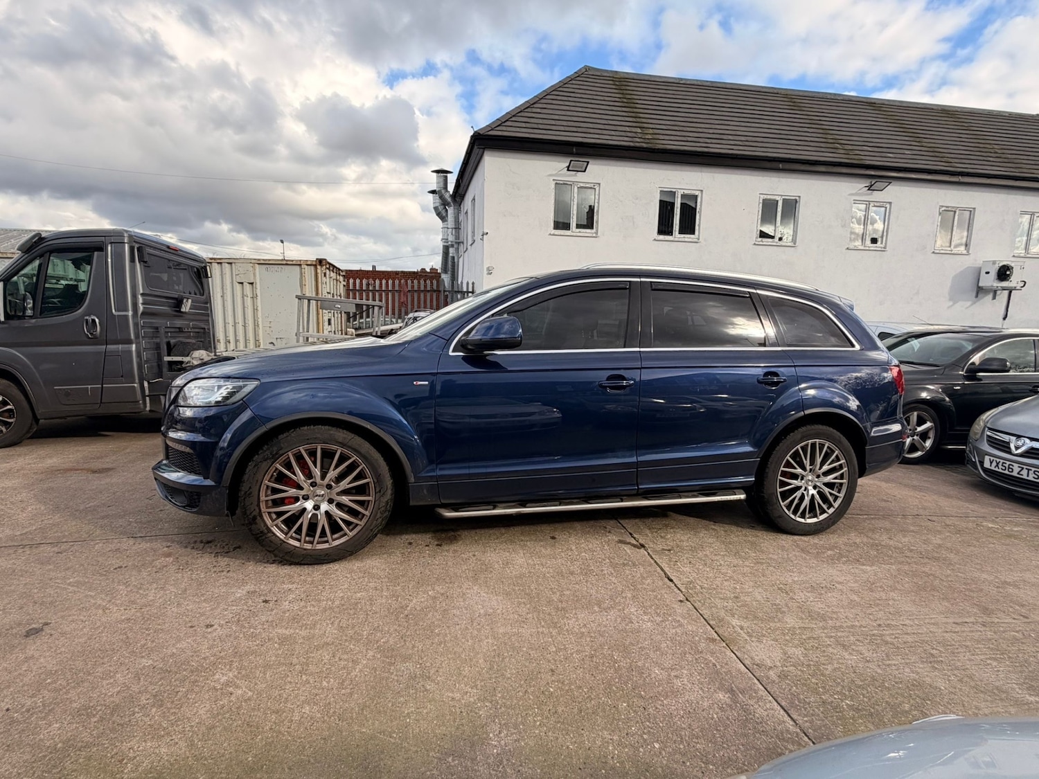 Used Audi Q7 2010 for sale - 77709278: Photo 4