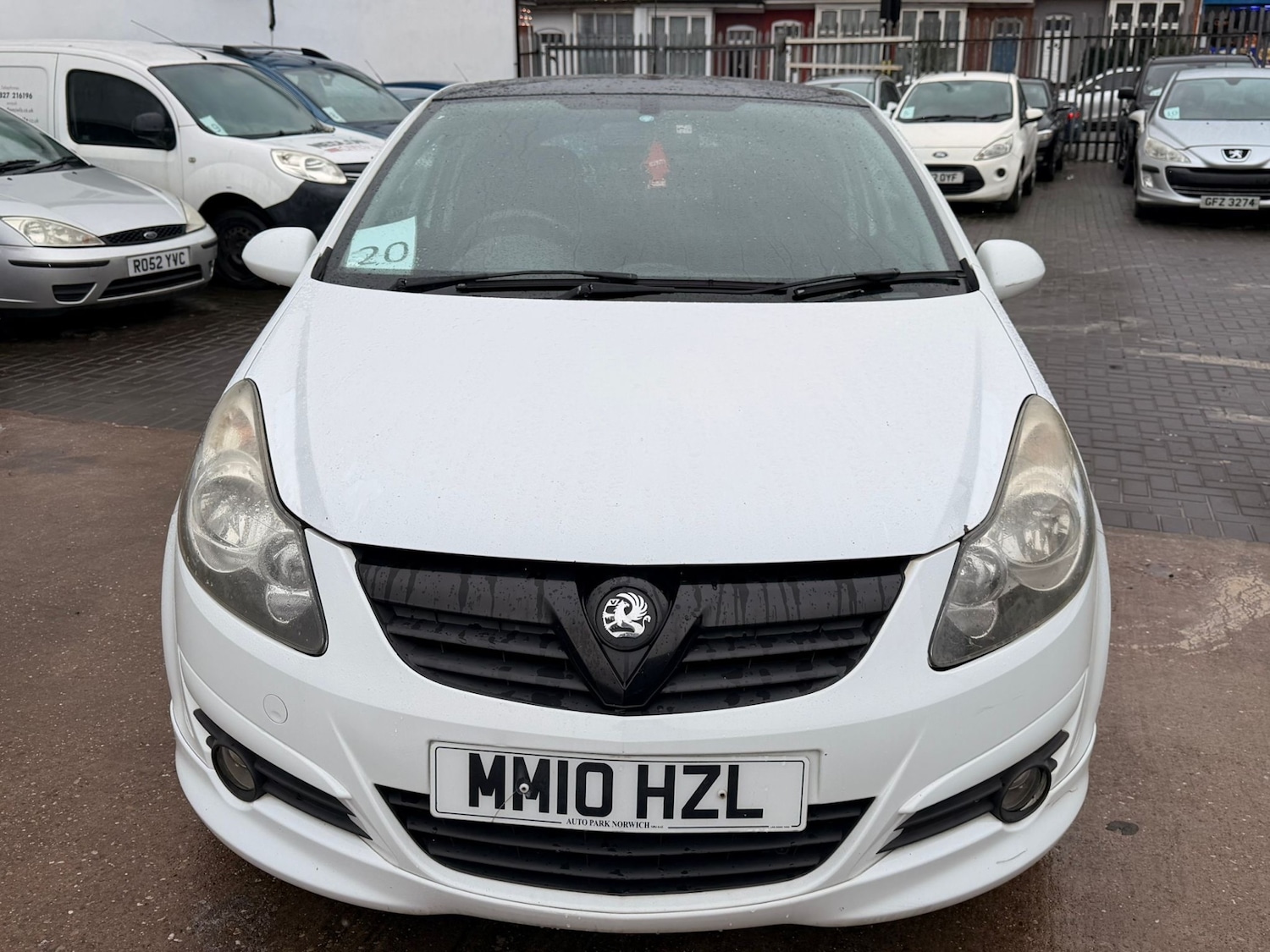 Used Vauxhall Corsa 2010 for sale - 77530349: Photo 2