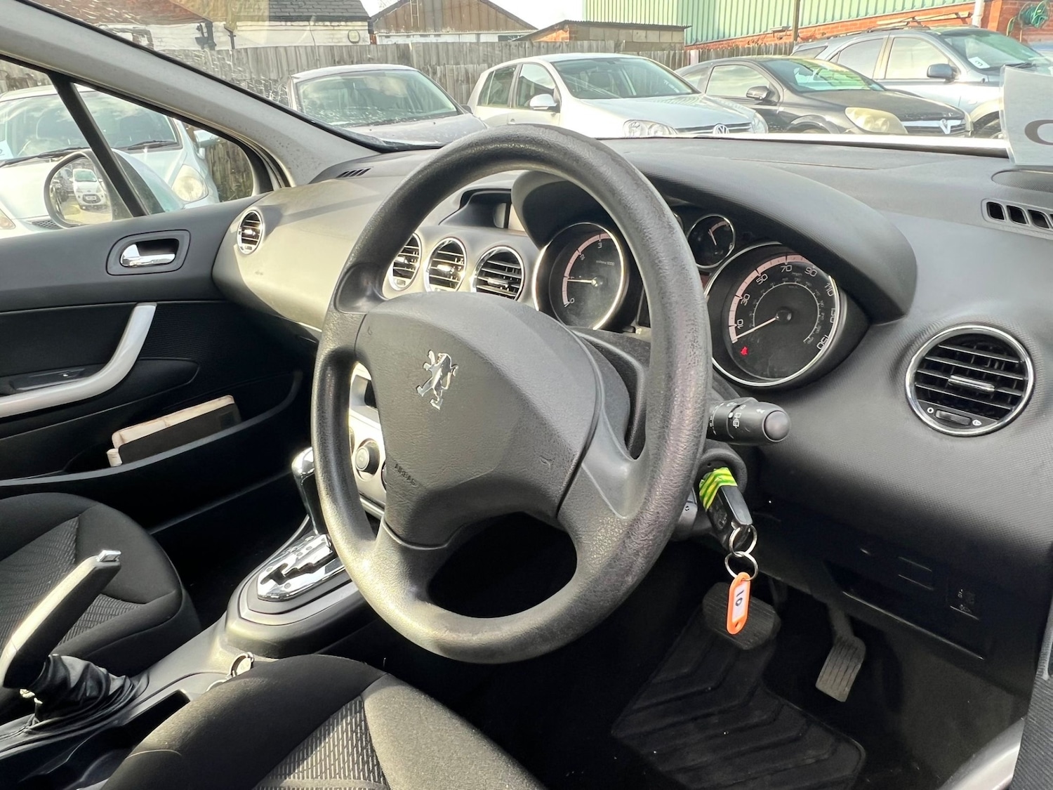 Used Peugeot 308 2010 for sale - 77558223: Photo 13