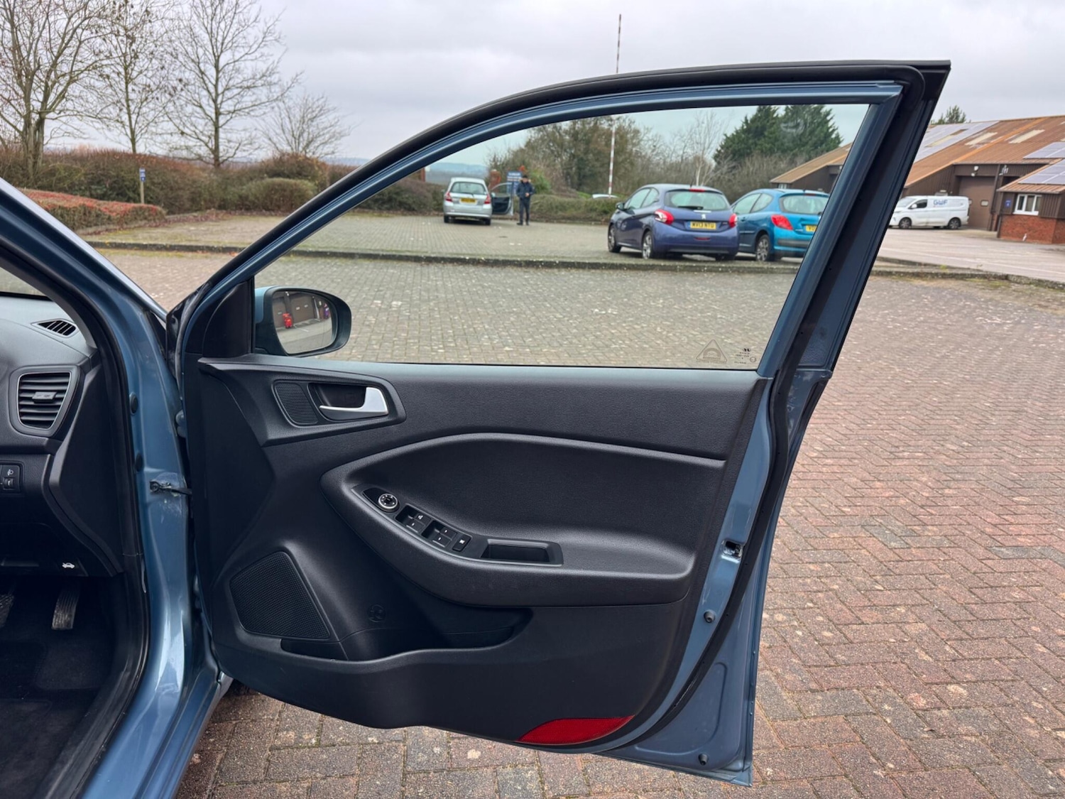 Used Hyundai i20 2017 for sale - 77029587: Photo 44