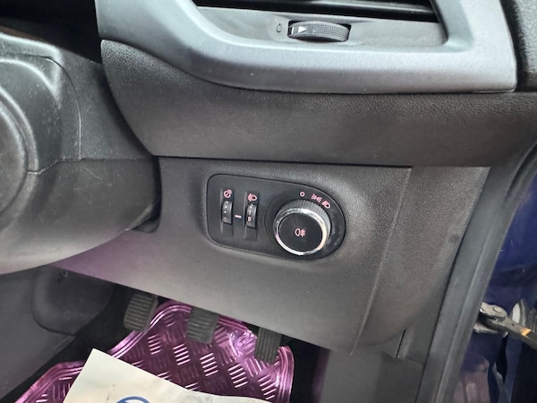 Used Vauxhall Corsa 2015 for sale - 76307687: Photo 26