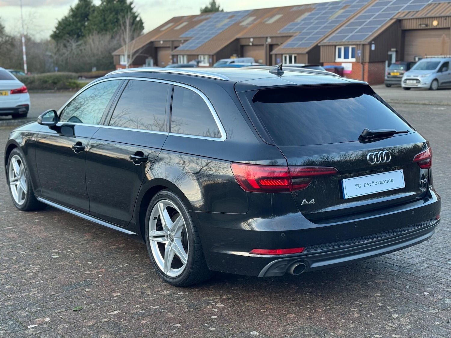 Used Audi A4 2017 for sale - 77377257: Photo 2