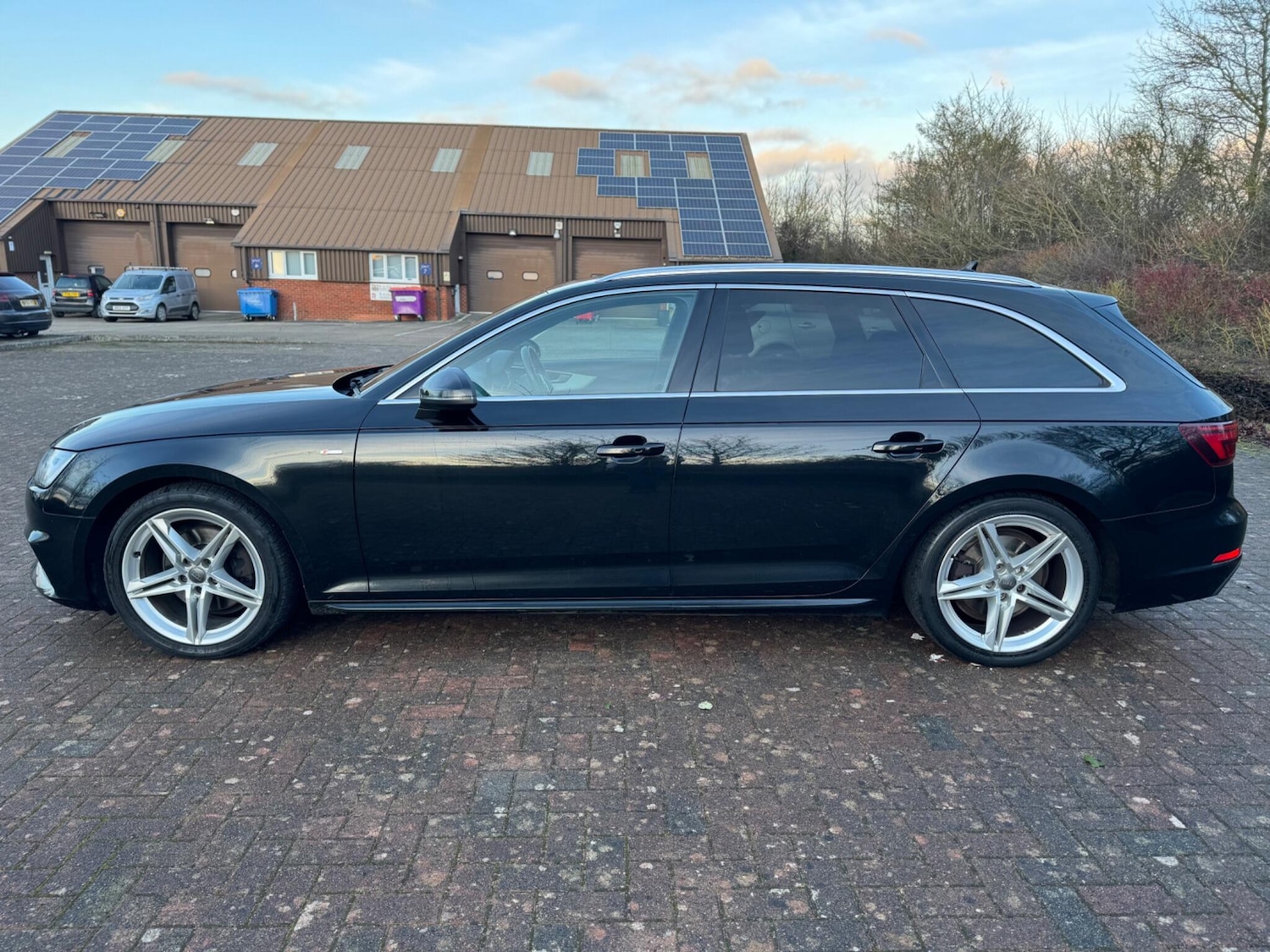 Used Audi A4 2017 for sale - 77377257: Photo 5