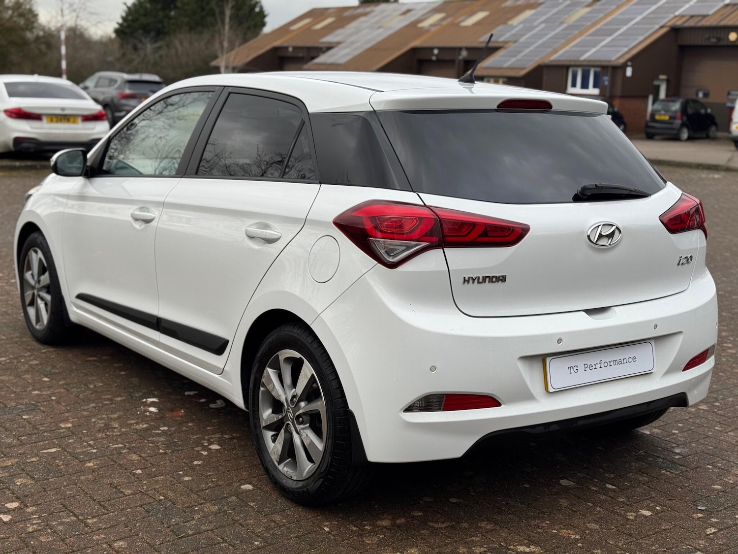 Used Hyundai i20 2016 for sale - 77155760: Photo 2