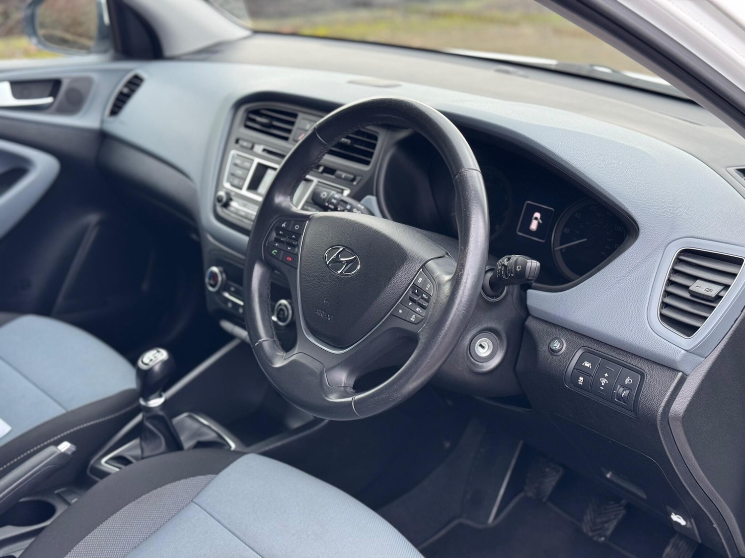 Used Hyundai i20 2016 for sale - 77155760: Photo 3