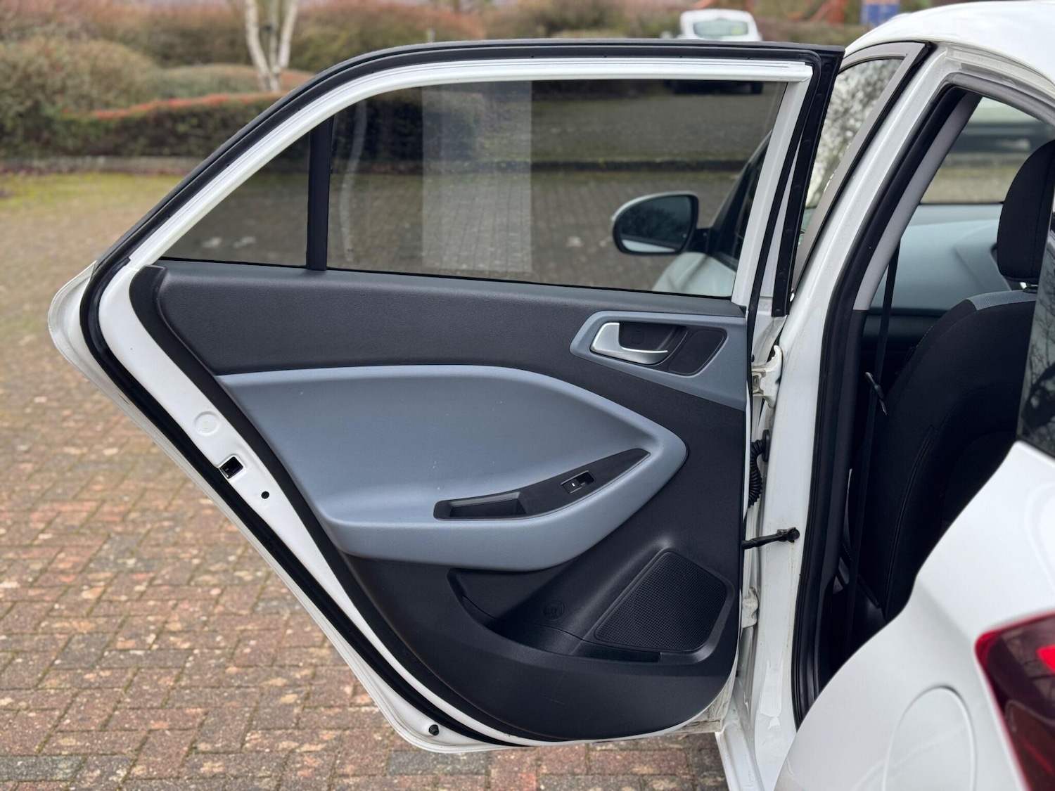 Used Hyundai i20 2016 for sale - 77155760: Photo 51