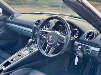 Used Porsche 718 Boxster 2017 for sale - 76021182: Photo