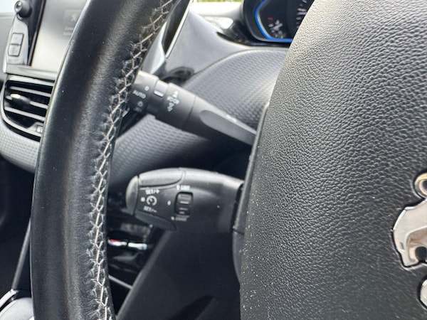 Used Peugeot 2008 2016 for sale - 75152925: Photo 52