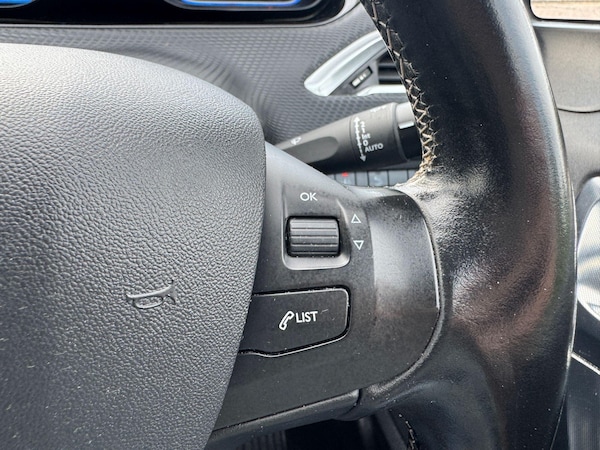 Used Peugeot 2008 2016 for sale - 75152925: Photo 53