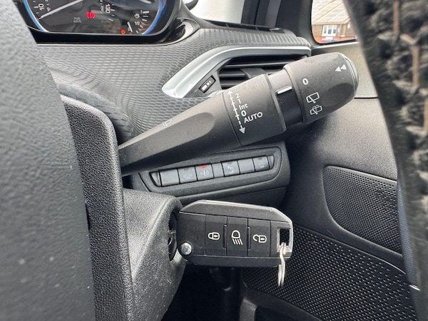 Used Peugeot 2008 2016 for sale - 75152925: Photo 59