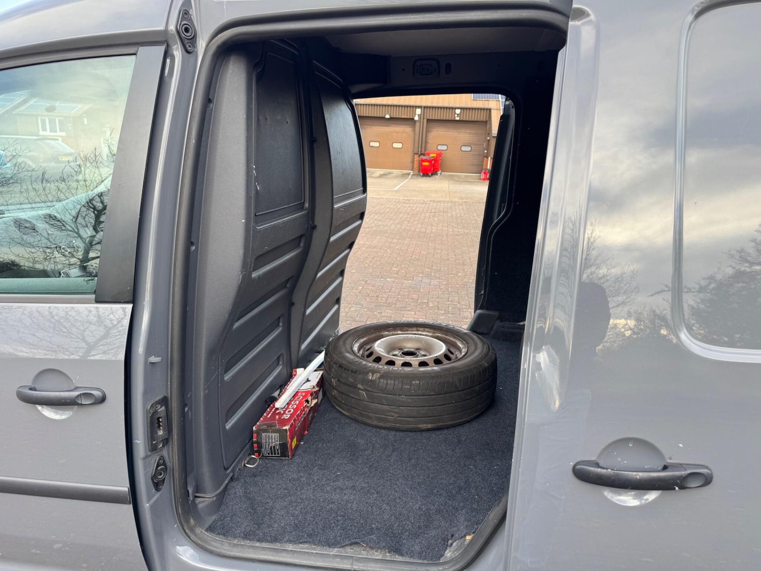 Used Volkswagen Caddy 2014 for sale - 77320523: Photo 47