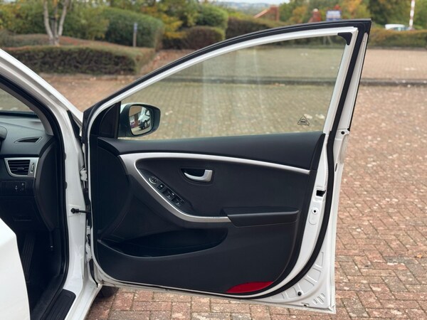 Used Hyundai i30 2015 for sale - 76239555: Photo 29