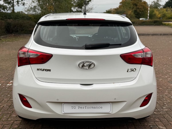 Used Hyundai i30 2015 for sale - 76239555: Photo 4