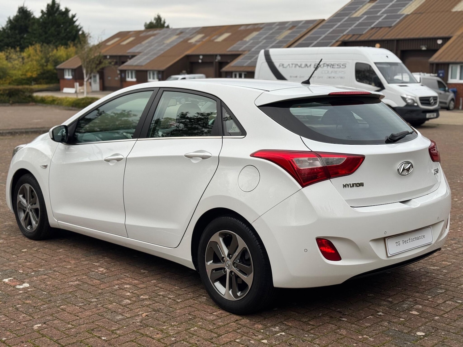 Used Hyundai i30 2015 for sale - 76239555: Photo 5