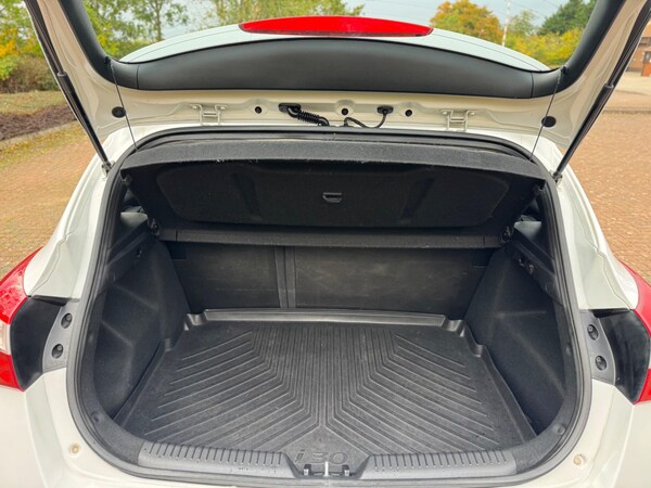 Used Hyundai i30 2015 for sale - 76239555: Photo 55