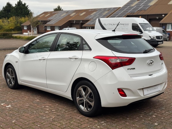 Used Hyundai i30 2015 for sale - 76239555: Photo 5