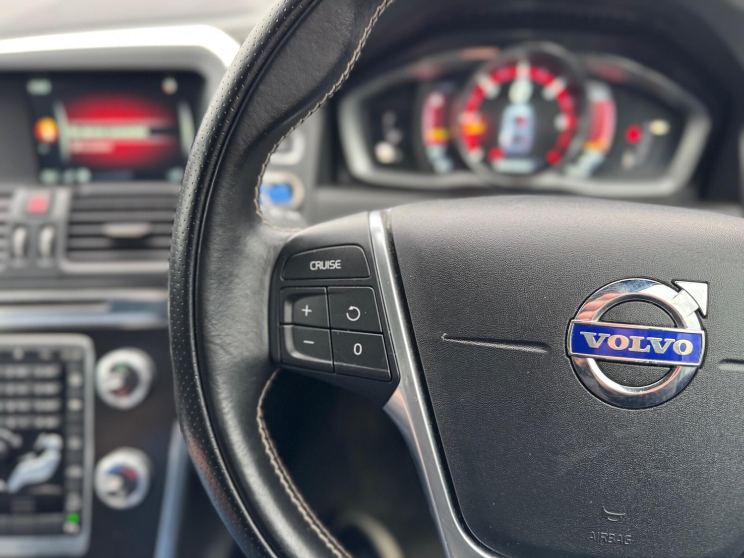 Used Volvo XC60 2015 for sale - 77238409: Photo 22