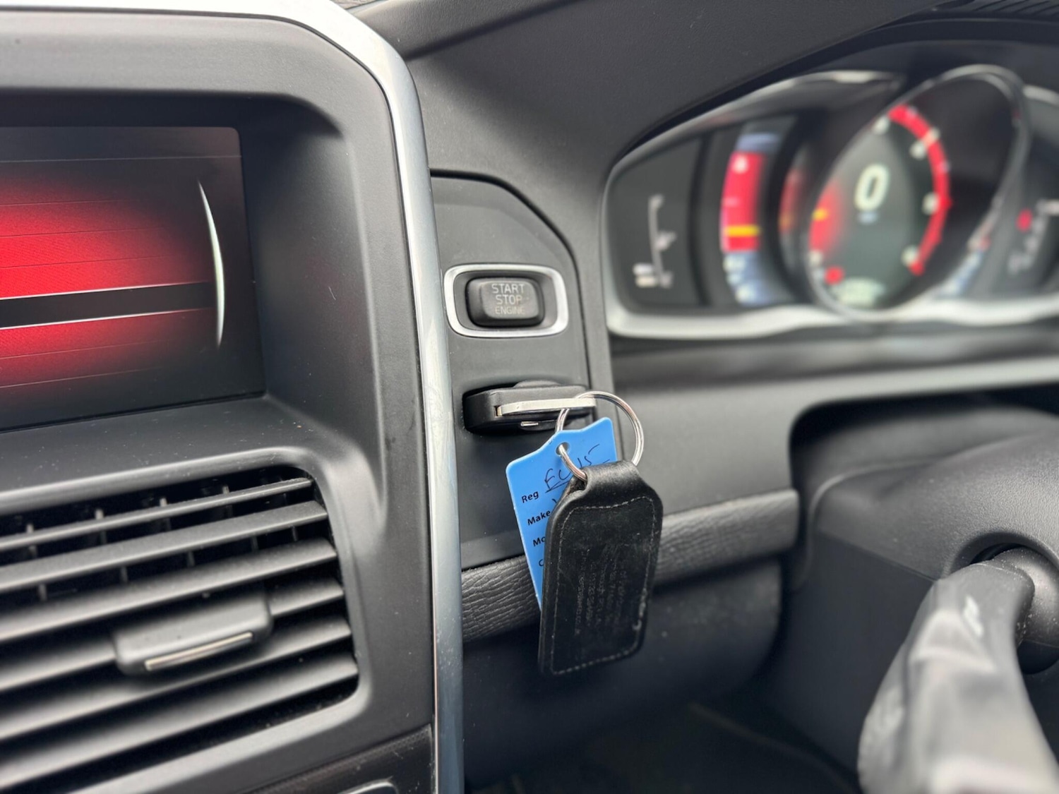 Used Volvo XC60 2015 for sale - 77238409: Photo 26