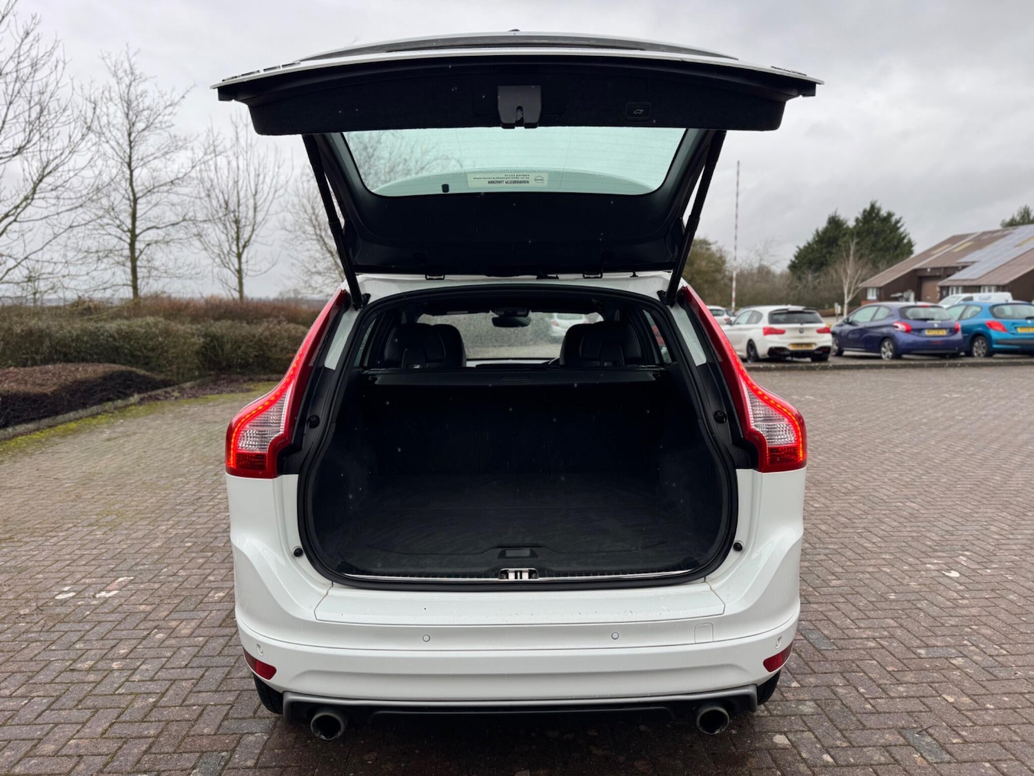 Used Volvo XC60 2015 for sale - 77238409: Photo 61