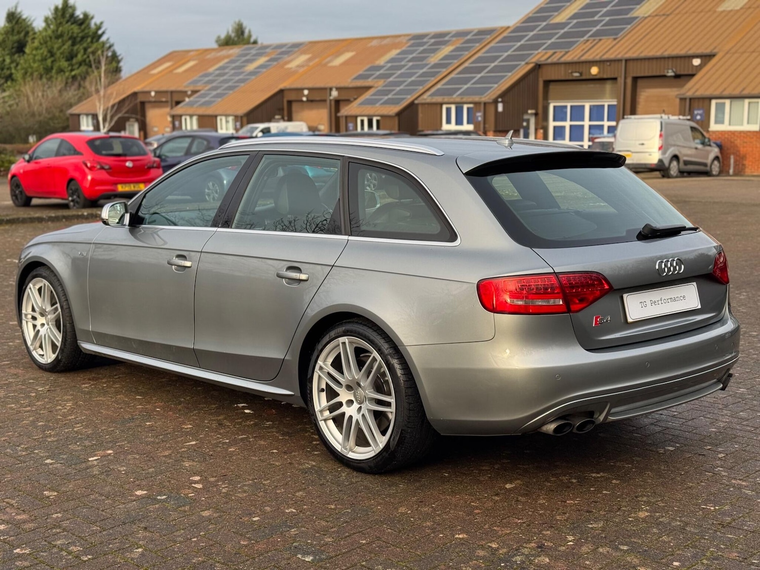 Used Audi A4 2011 for sale - 76989593: Photo 2