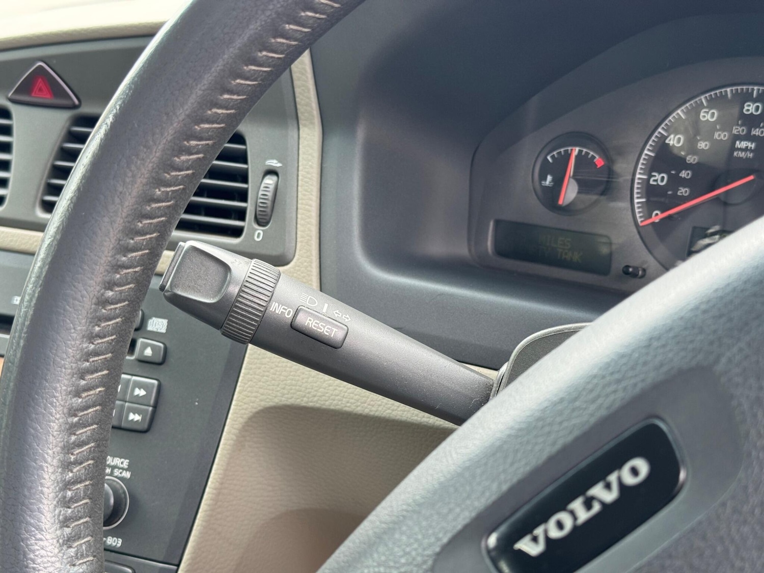 Used Volvo V70 2002 for sale - 78086870: Photo 16