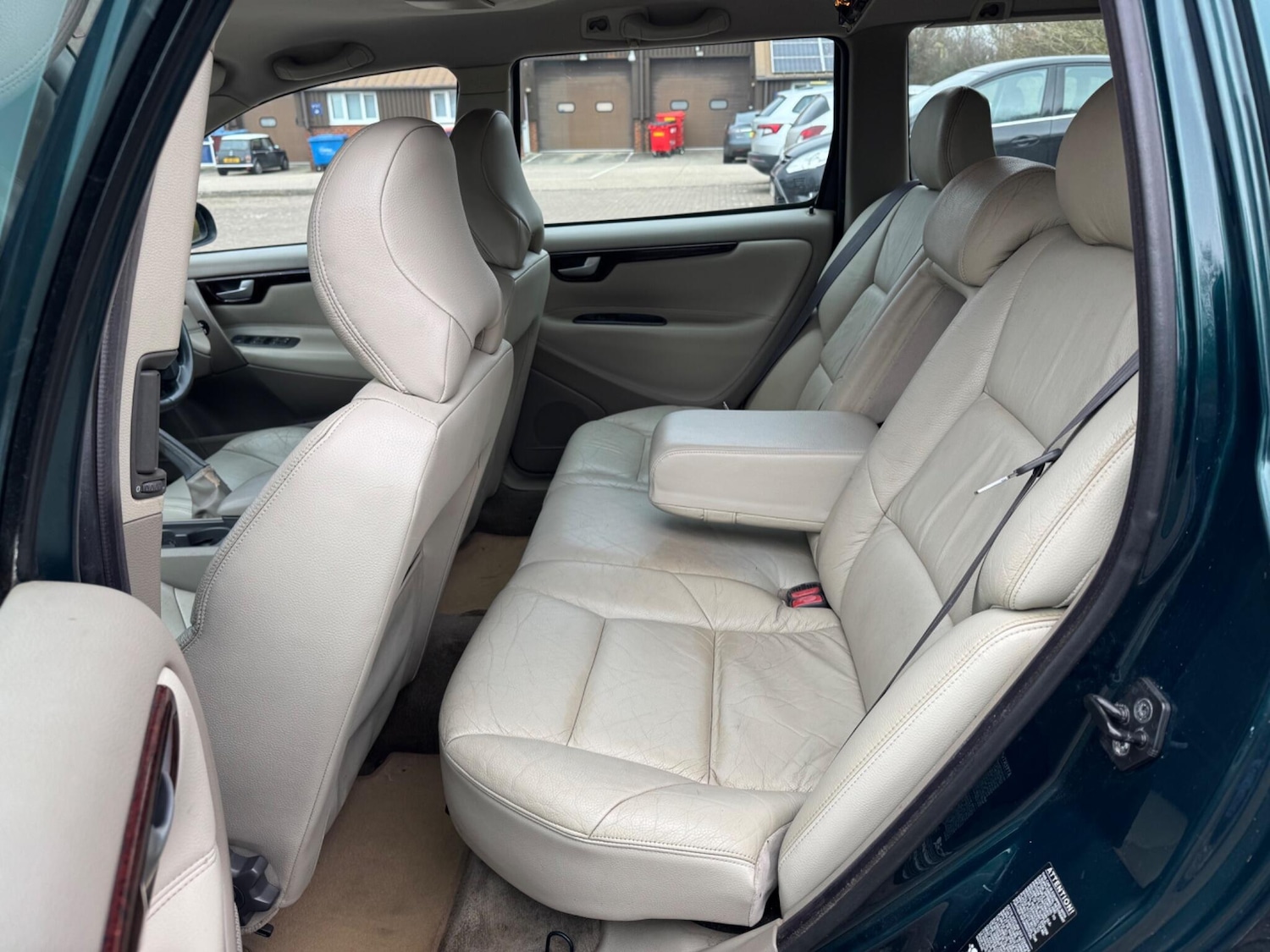 Used Volvo V70 2002 for sale - 78086870: Photo 37