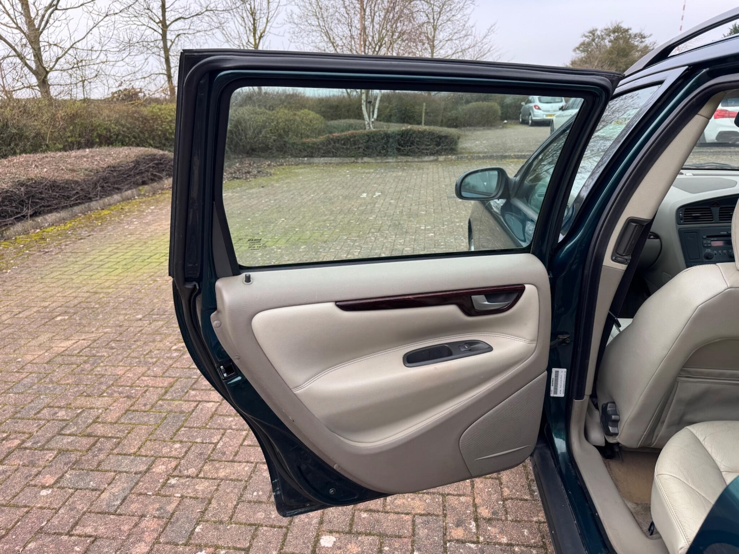 Used Volvo V70 2002 for sale - 78086870: Photo 45