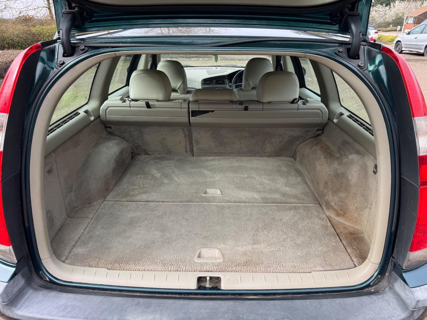 Used Volvo V70 2002 for sale - 78086870: Photo 48