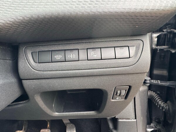 Used Peugeot 208 2019 for sale - 75362800: Photo 31