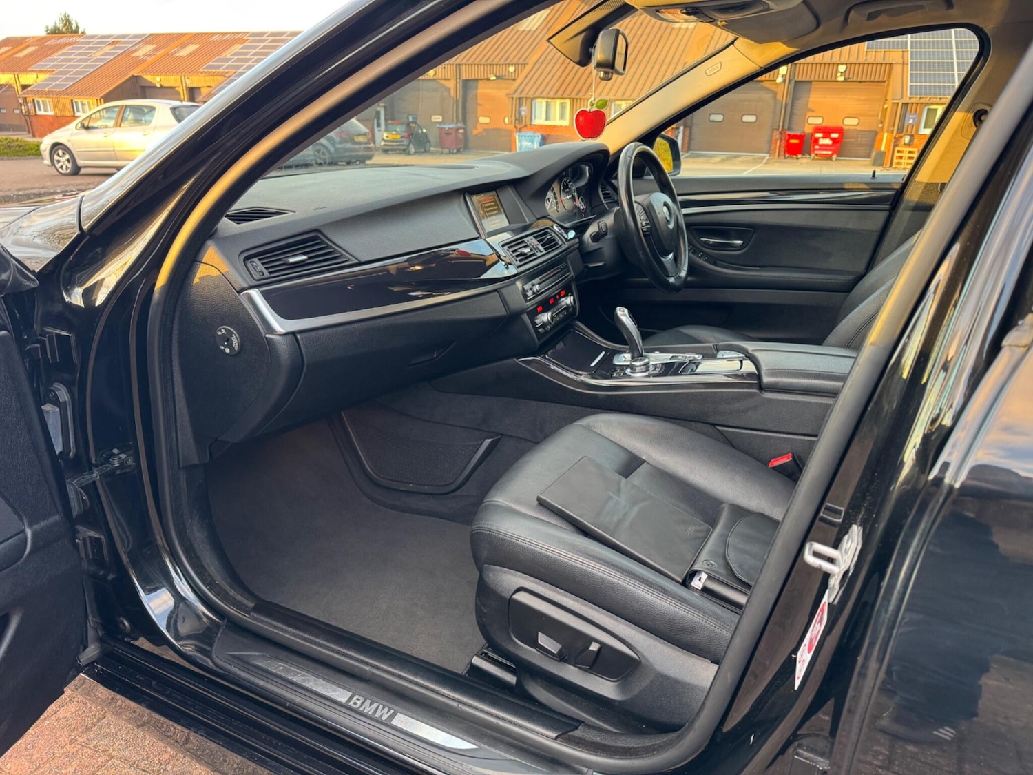 Used BMW 5 Series 2016 for sale - 78101159: Photo 44