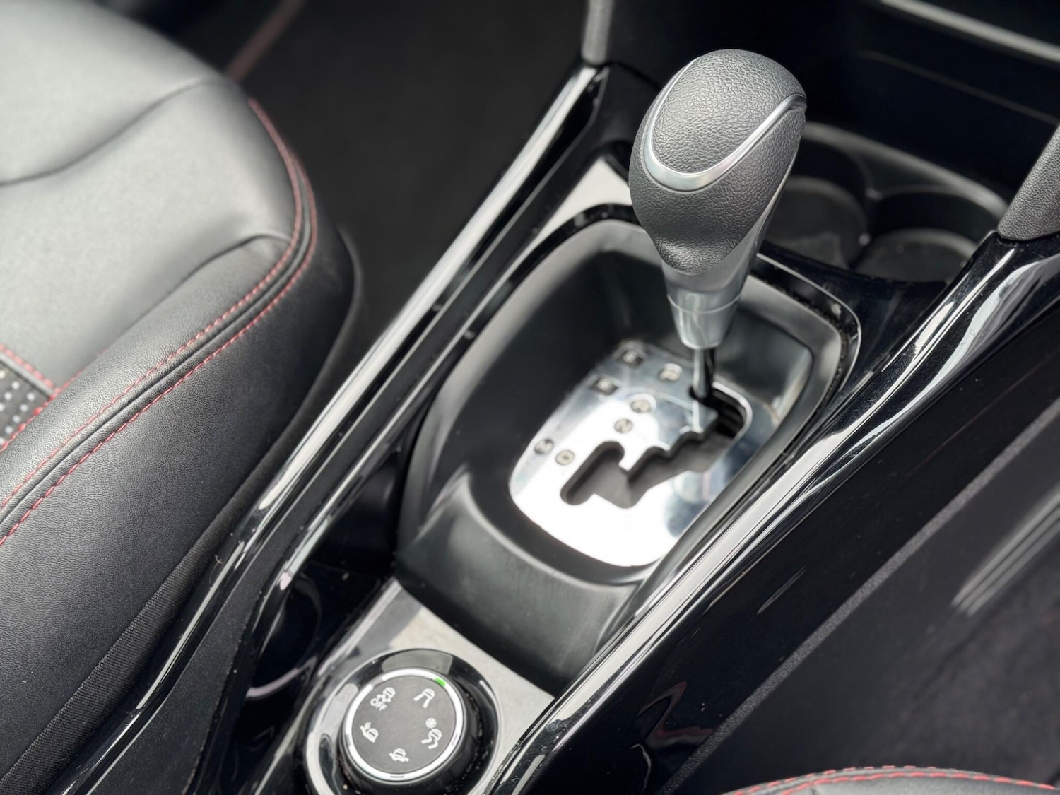 Used Peugeot 2008 2017 for sale - 77598233: Photo 16