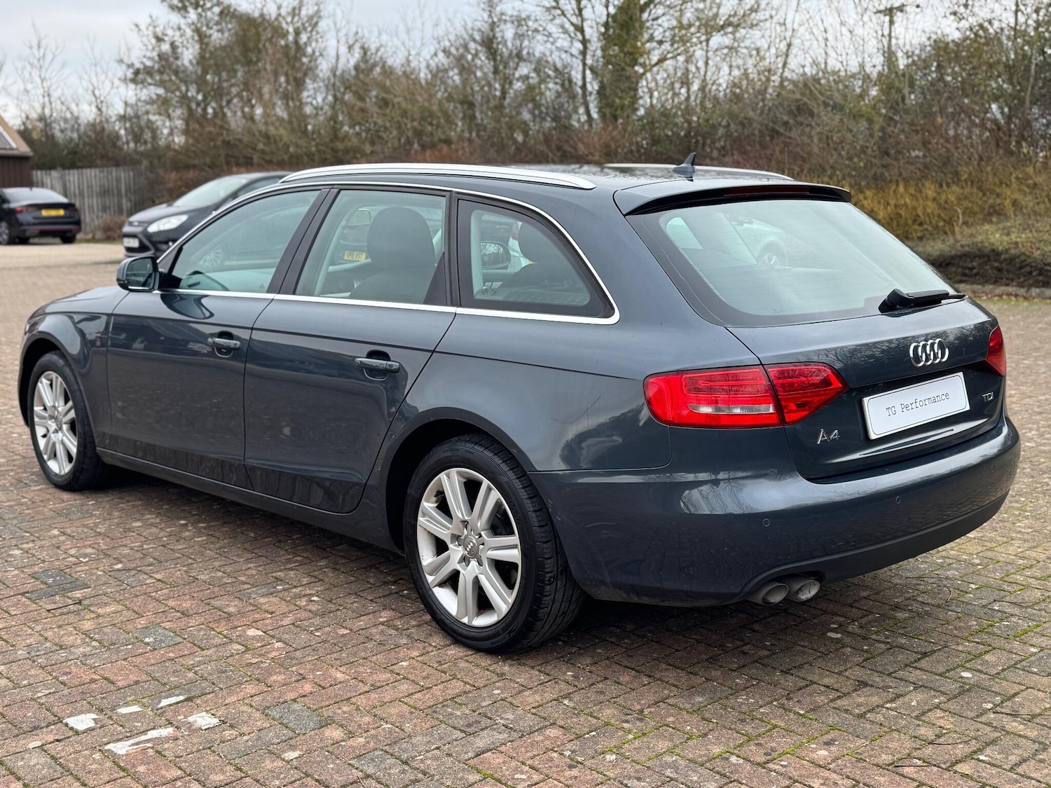Used Audi A4 Avant 2011 for sale - 76657506: Photo 2