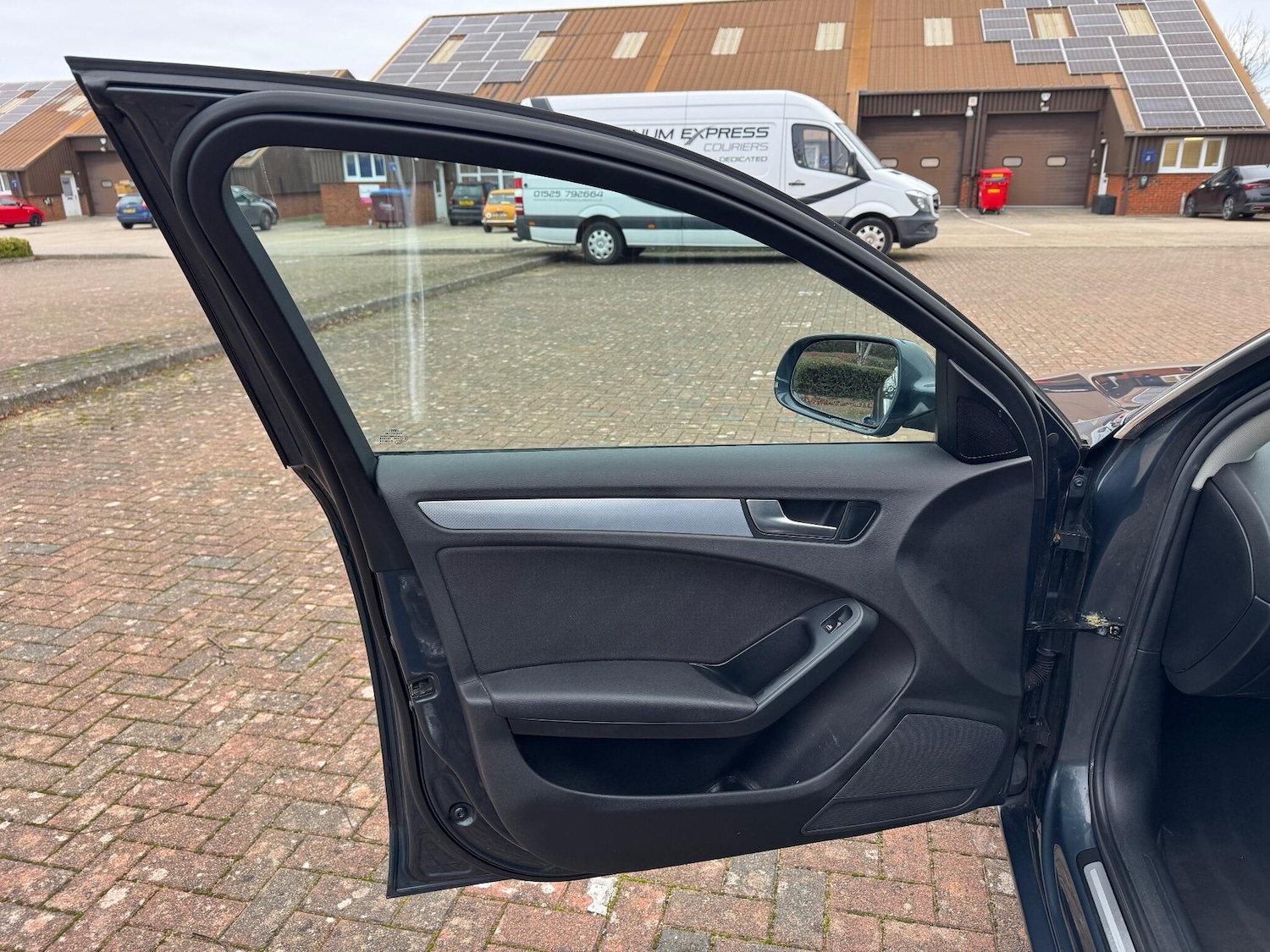 Used Audi A4 Avant 2011 for sale - 76657506: Photo 47