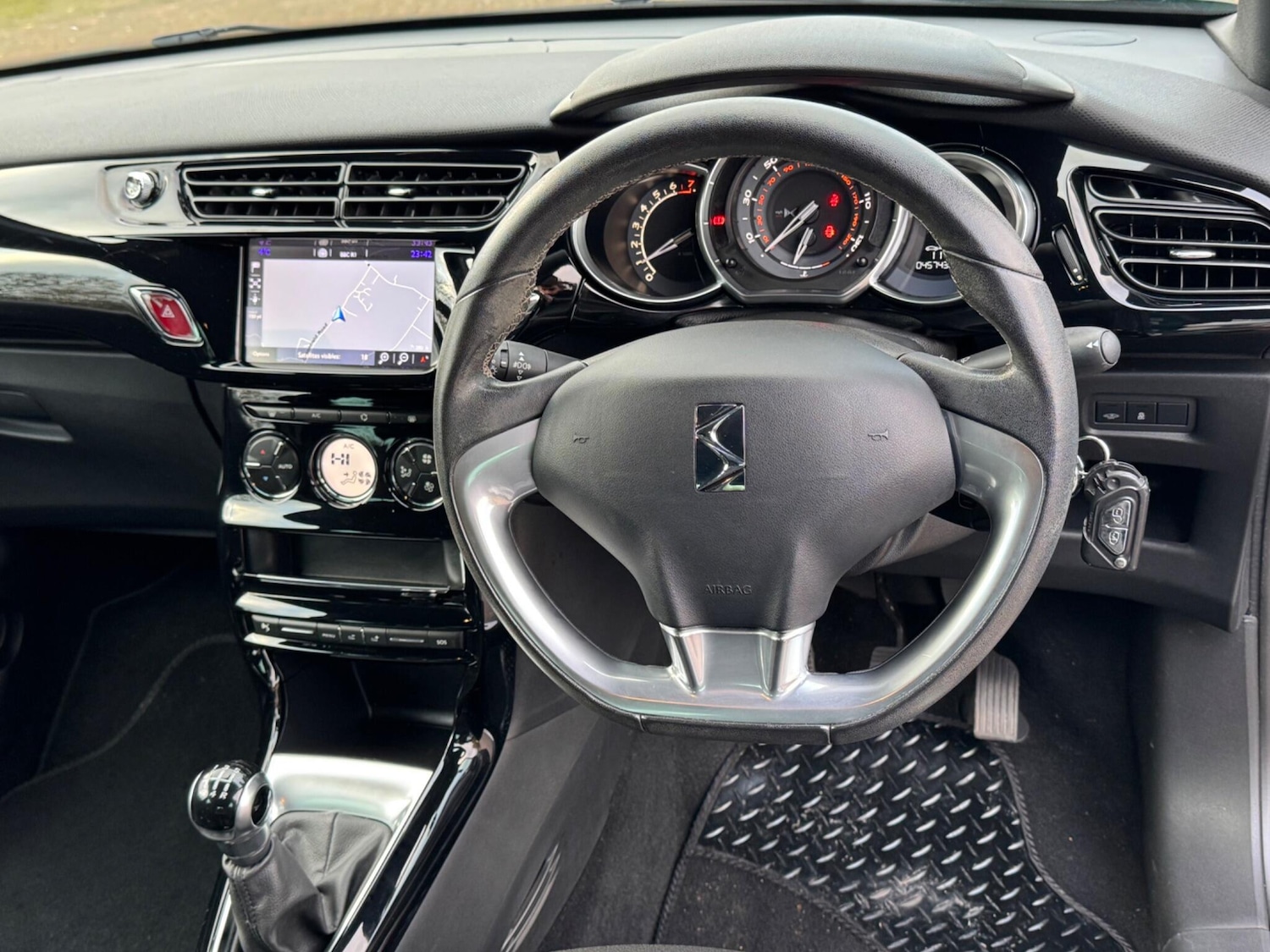 Used DS Automobiles DS 3 2017 for sale - 77190453: Photo 19