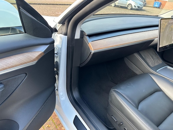 Used Tesla Model 3 2021 for sale - 72645909: Photo 25