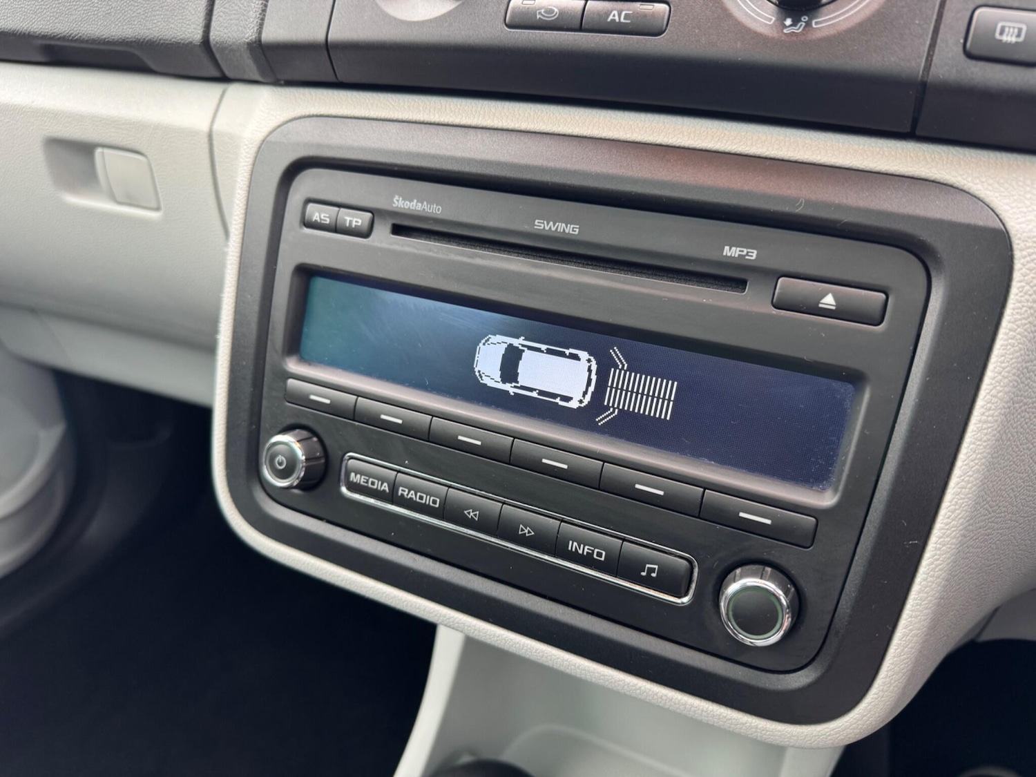 Used Skoda Roomster 2011 for sale - 77632979: Photo 27