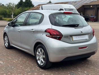Used Peugeot 208 2015 for sale - 75741508: Photo